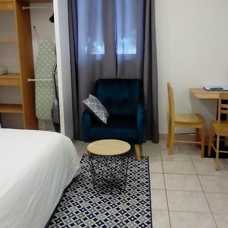 Appartement Aad1 Clamart 200 M Du Tramway T6 St Pave Blc Avec Cuisine Separee エクステリア 写真