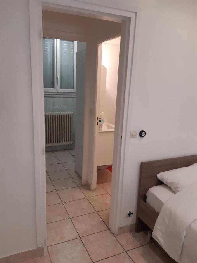 Appartement Aad1 Clamart 200 M Du Tramway T6 St Pave Blc Avec Cuisine Separee エクステリア 写真