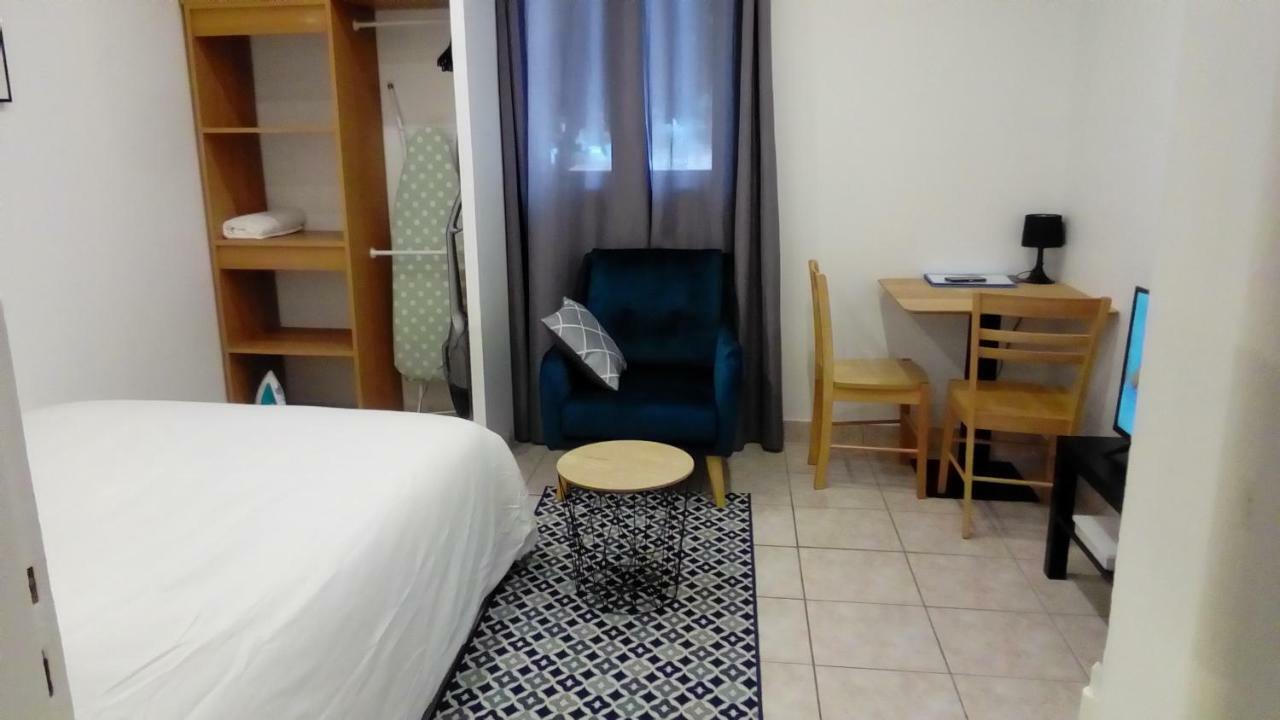 Appartement Aad1 Clamart 200 M Du Tramway T6 St Pave Blc Avec Cuisine Separee エクステリア 写真