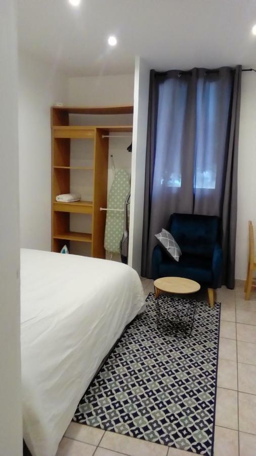 Appartement Aad1 Clamart 200 M Du Tramway T6 St Pave Blc Avec Cuisine Separee エクステリア 写真