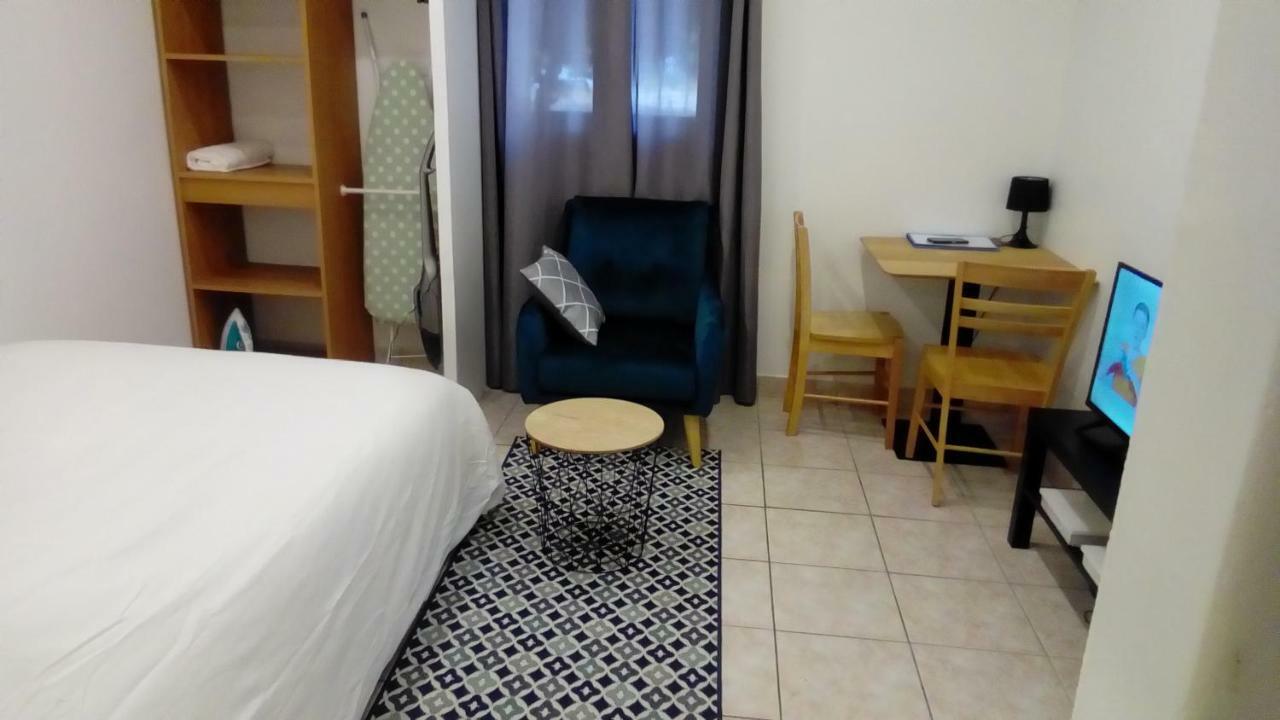 Appartement Aad1 Clamart 200 M Du Tramway T6 St Pave Blc Avec Cuisine Separee エクステリア 写真
