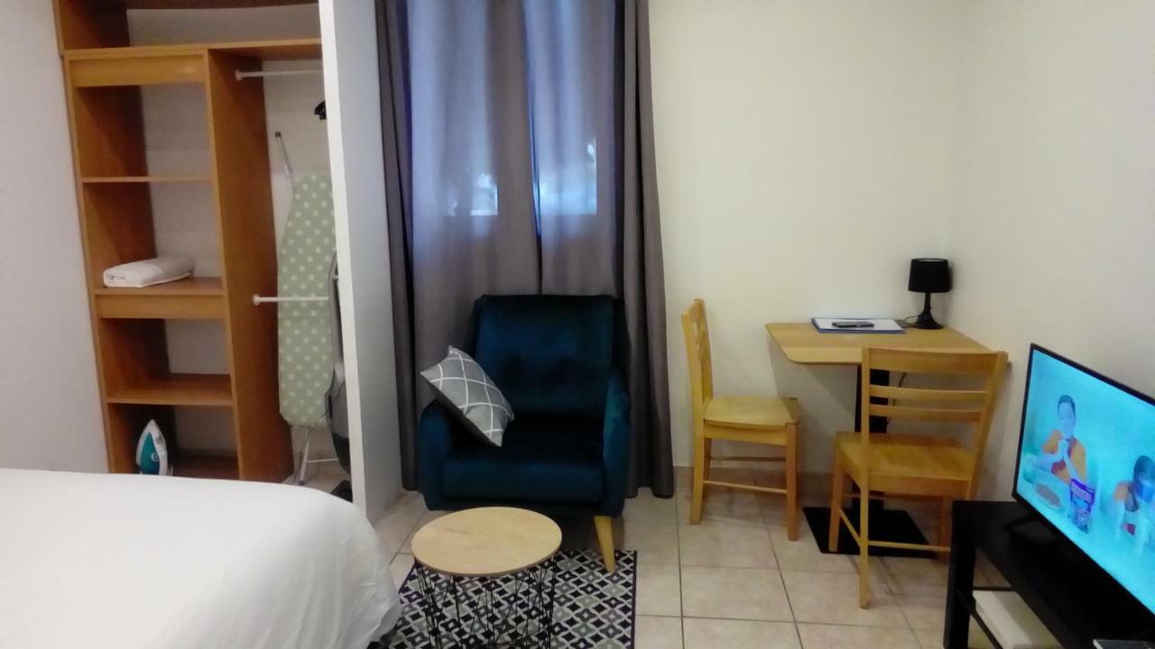Appartement Aad1 Clamart 200 M Du Tramway T6 St Pave Blc Avec Cuisine Separee エクステリア 写真